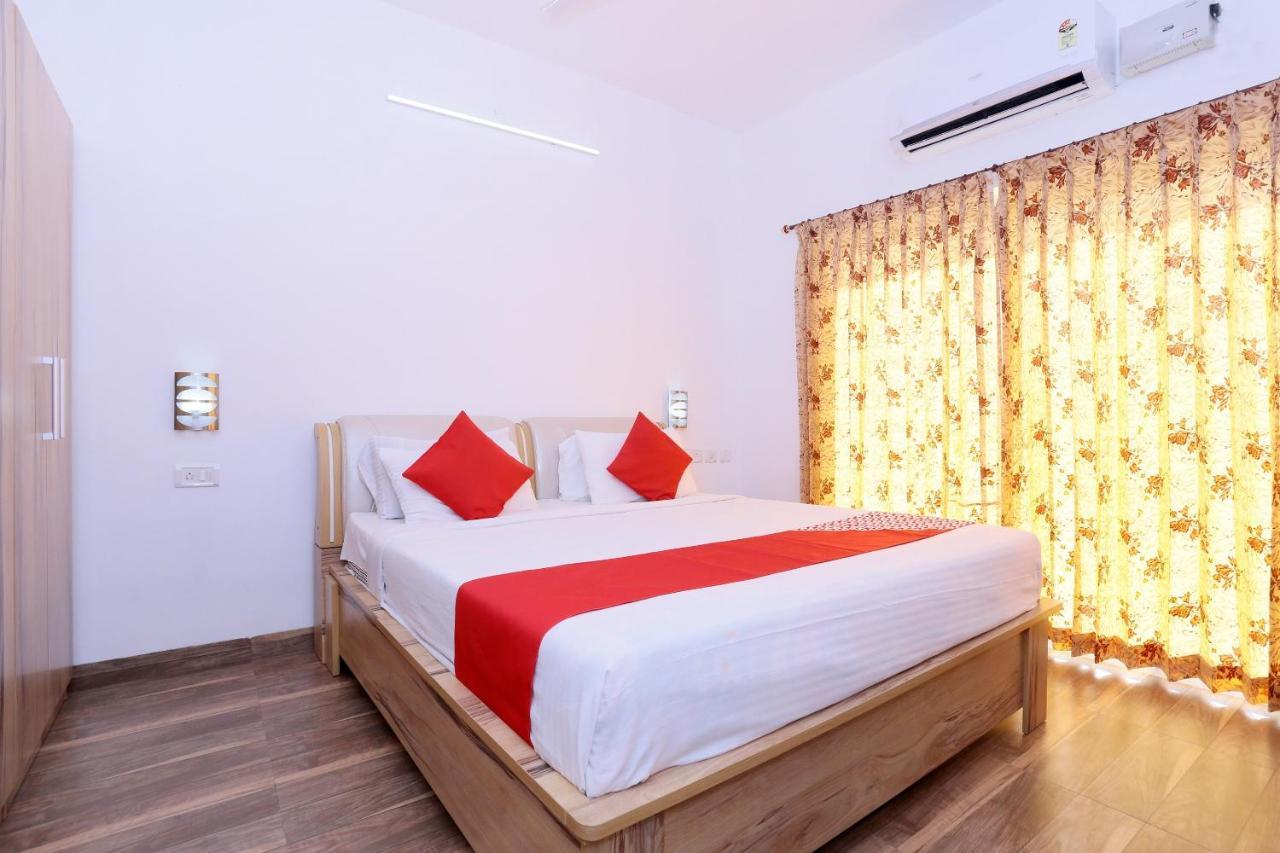 Hotel Oyo 24200 Bahri Beautiful Country Ayyampālaiyam Esterno foto