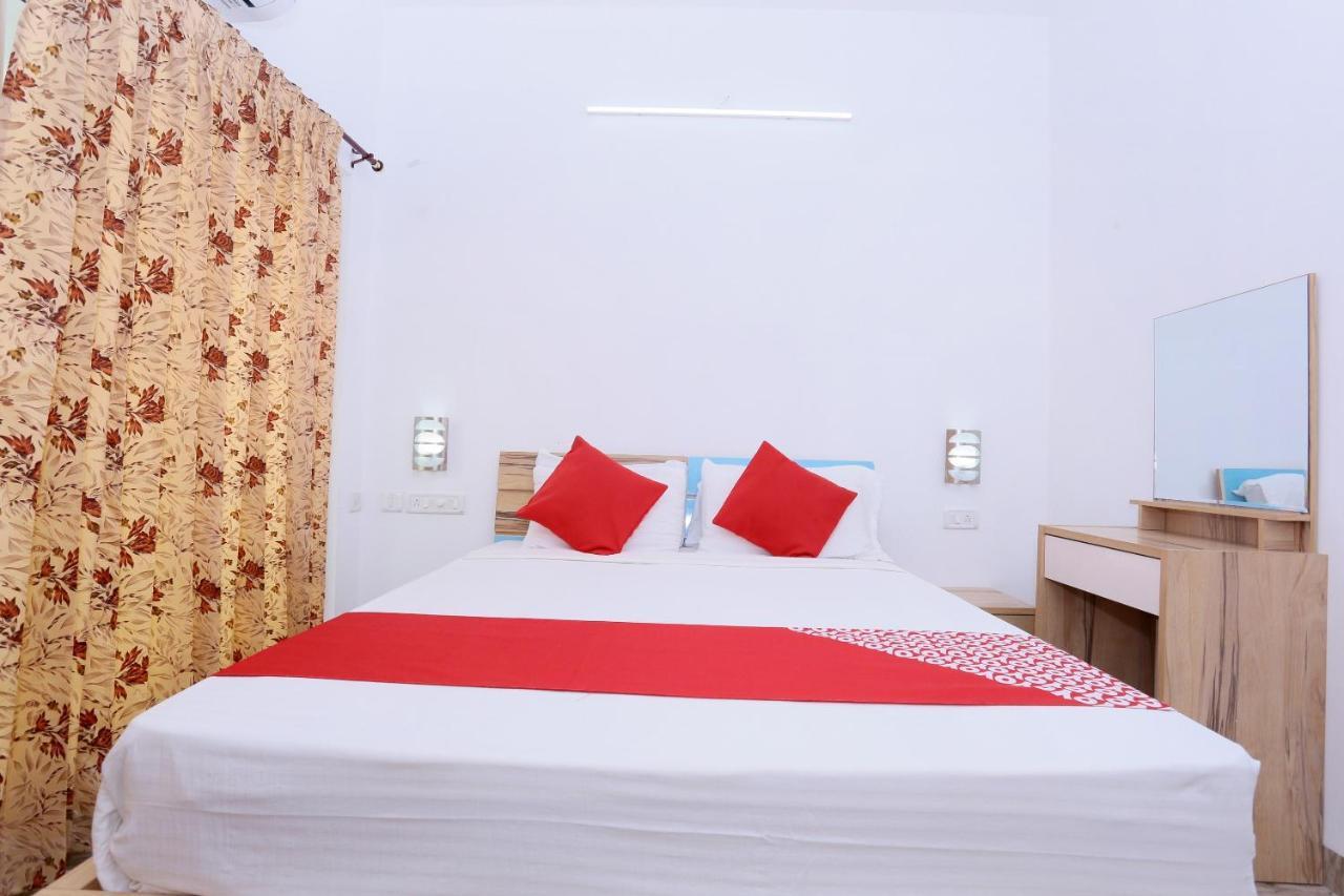 Hotel Oyo 24200 Bahri Beautiful Country Ayyampālaiyam Esterno foto